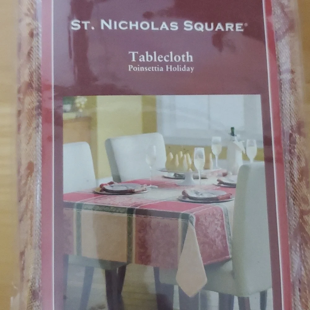 NWT ST. Nicholas Square Poinsettia Holiday Tablecloth Size 60